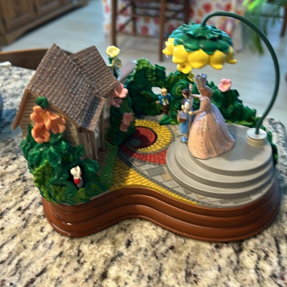 Hallmark keepsake I’ll get you my pre-the Wizard of Oz table decoration - Picture 8 of 13